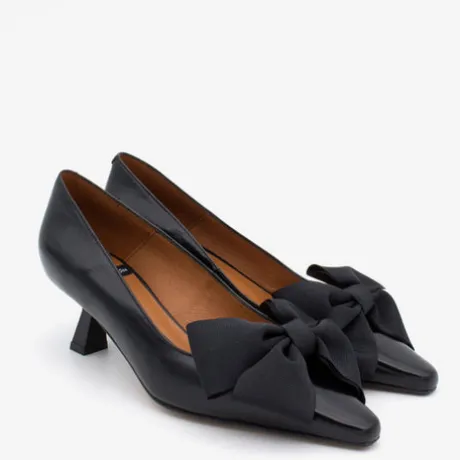 Angel Alarcon 24627BLK-Pump.