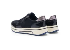 Ara 122754092- Trainer.