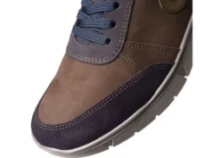 Ara 112560224- Trainer.