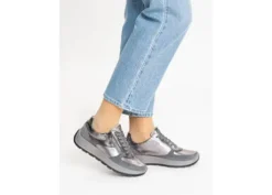 Ara 122511211- Trainer.