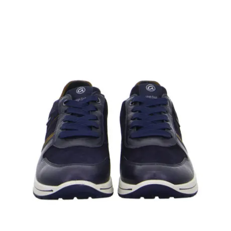 Ara 112450922B- Trainer.