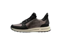 Ara 122483615-Trainer.