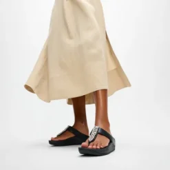 Fitflop Pearls and Crystal Black Toe Post|A2N001