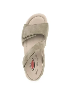 Rolling Soft Green Suede Sandal|8681511